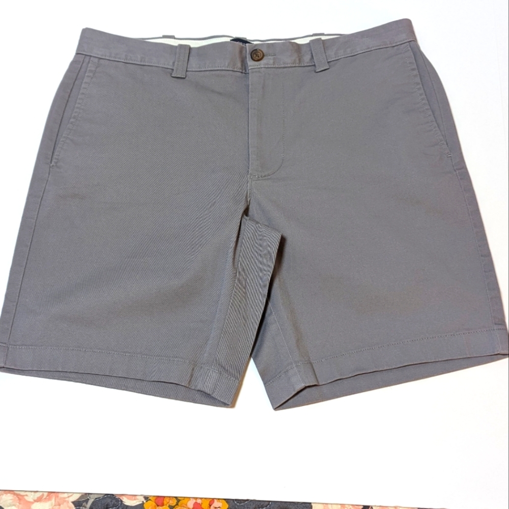 J. Crew Men's Shorts Size 33
